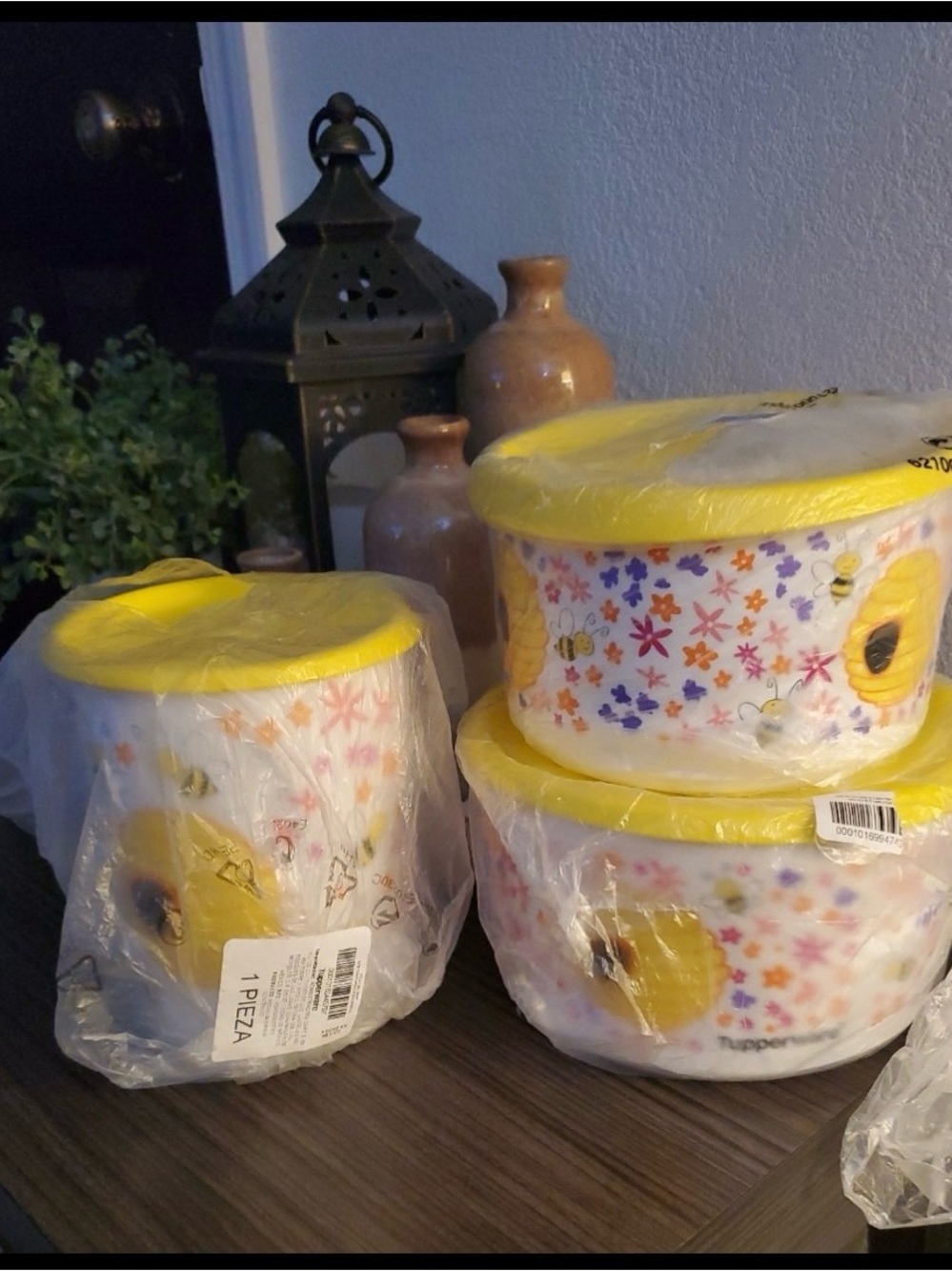 Tupperware Yellow Floral Bee Style Storage Bowls Set